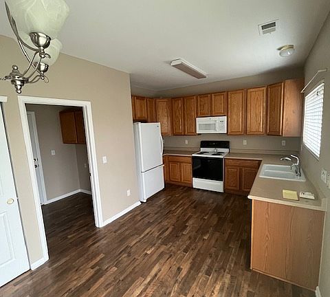 4th image of 9283 Longstone Dr