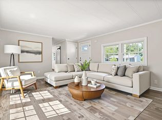 3 Friendship Dr, Salem, NH 03079