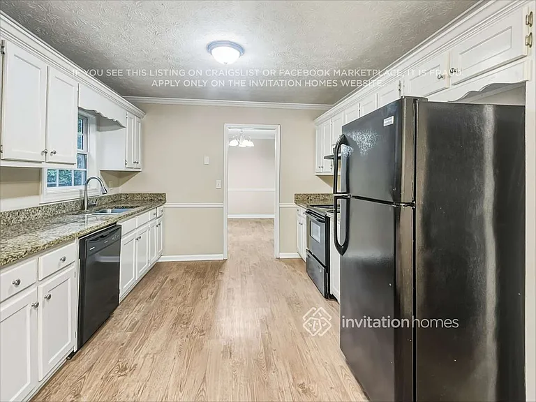1040 Burning Bush Dr — Photo 7