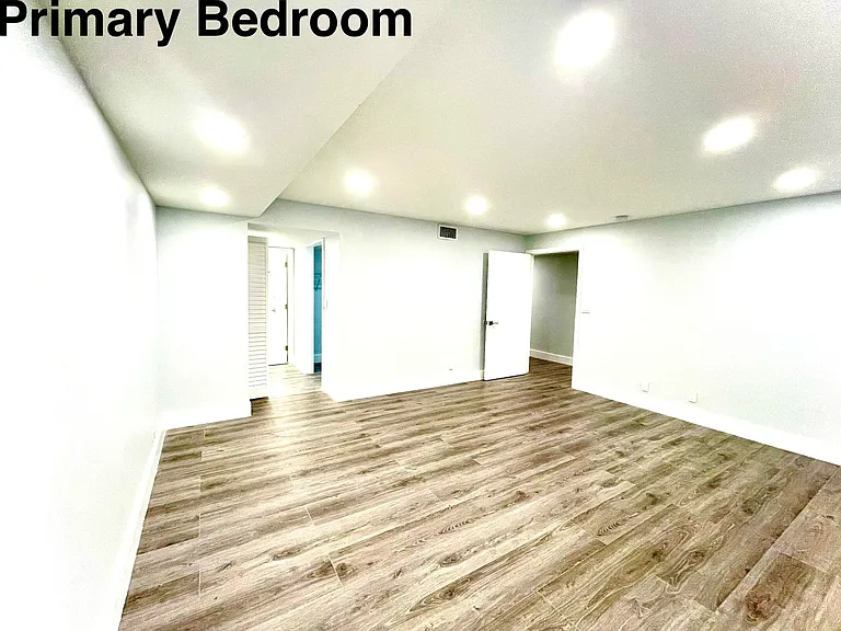 4725 SW 62nd Ave #103 — Photo 5