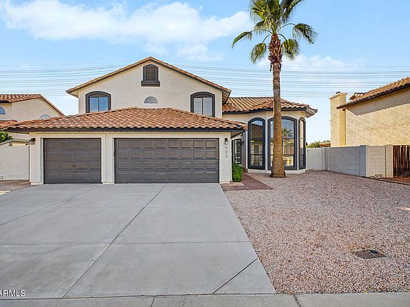 5th image of 902 N SAINT ELENA Street