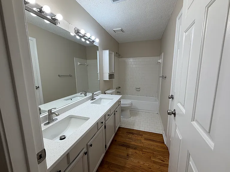 4760 Tanners Spring Dr — Photo 17