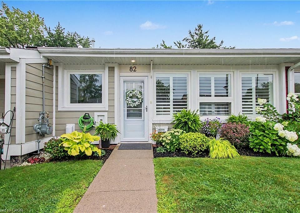 1st image of 82 Szollosy Cir