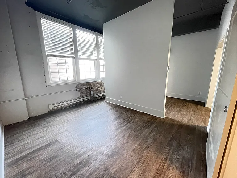 300 N 5th St — Photo 12