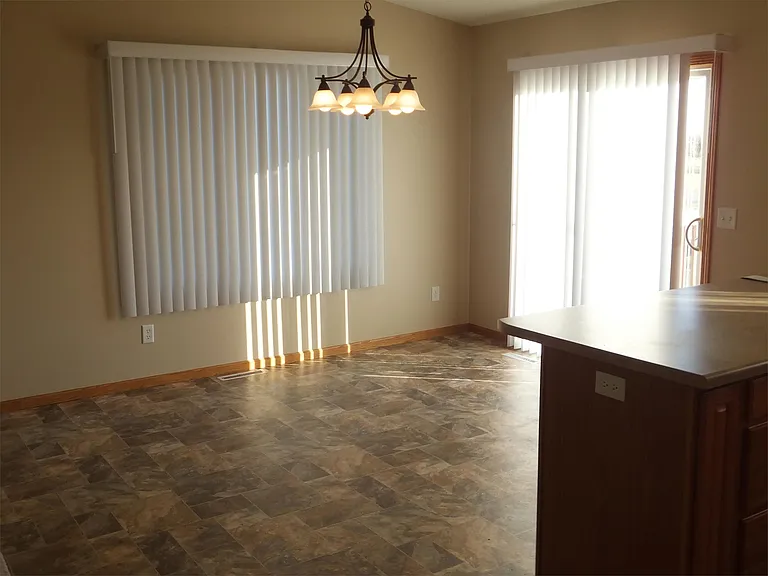 8430 Sage Dr — Photo 8