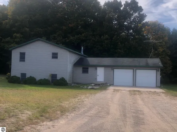 3406 Peckens Rd, Honor, MI 49640