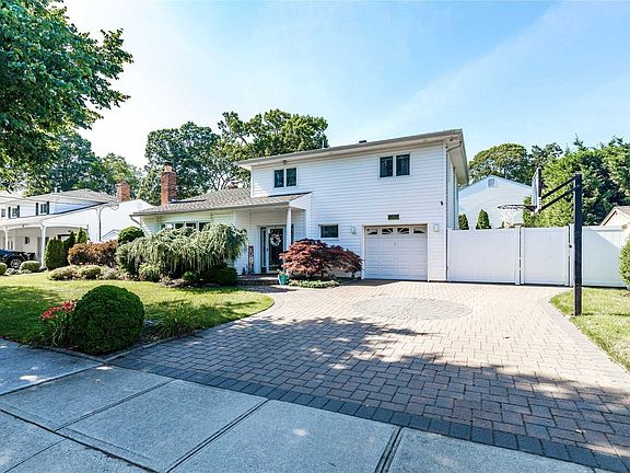 2nd image of 14 Bonnie Ln