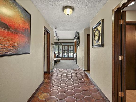 5th image of 1509 Colony Dr