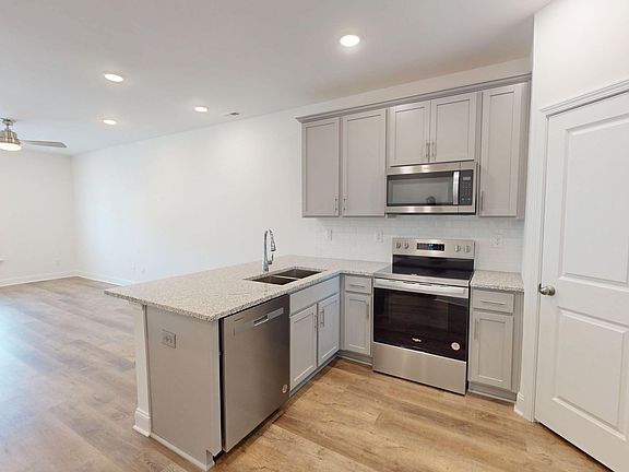 4th image of 3108 Butler Hill Dr