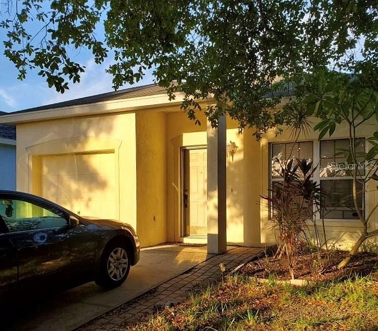 2nd image of 6819 Exeter Park Pl