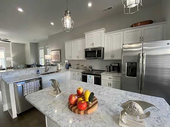 4th image of 4003 Tamarisk Ln