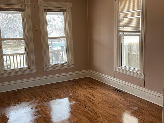 3rd image of 423 S 9th St #N