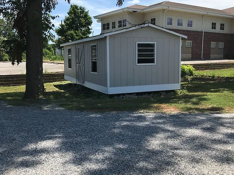 904 Snow St — Photo 15