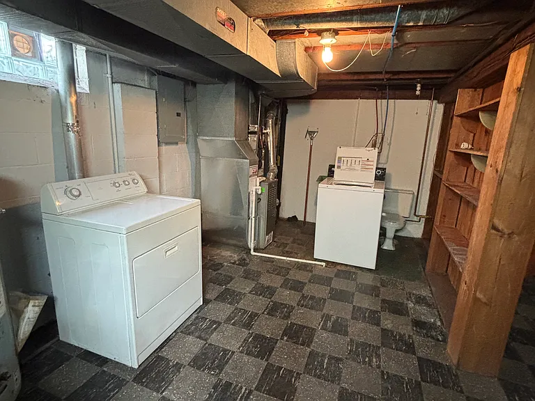 907 E Forest Ave — Photo 13