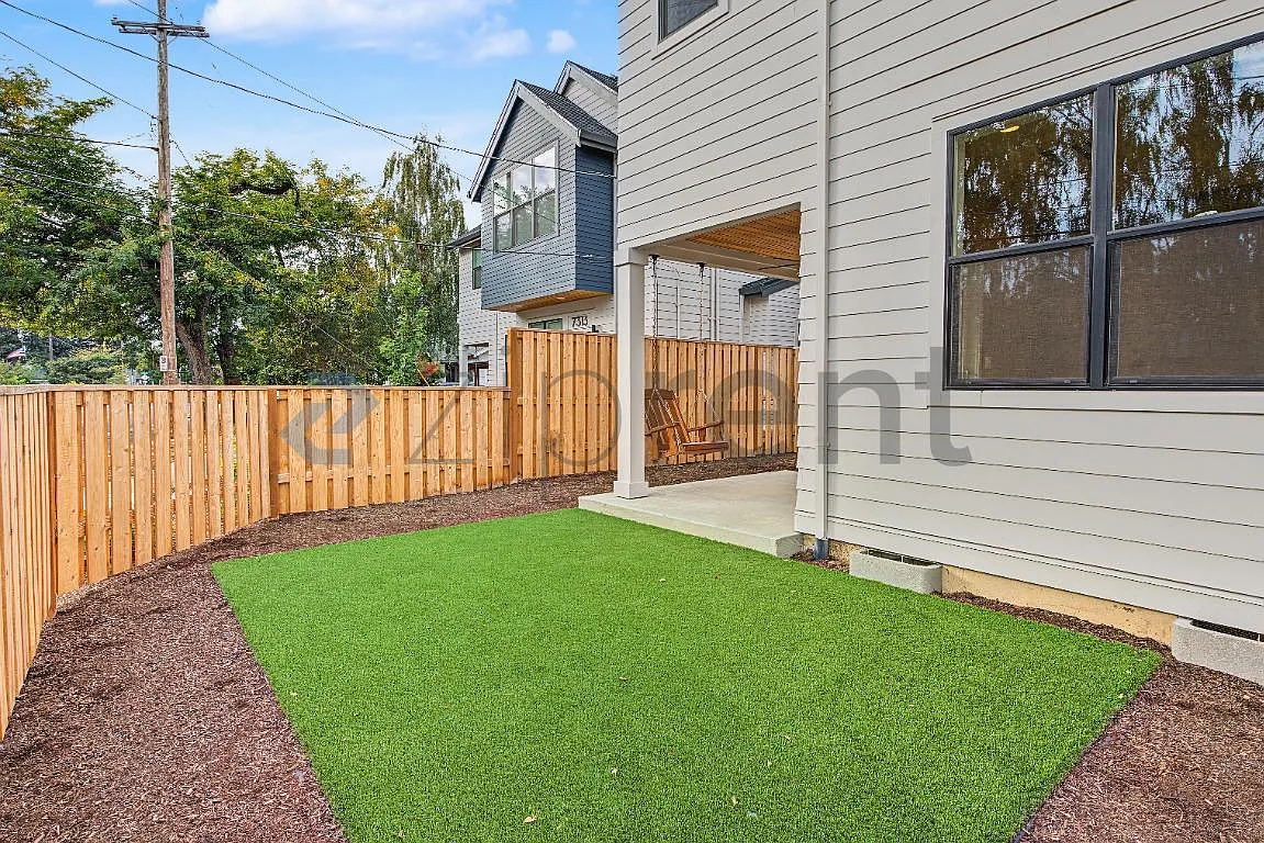 3 bed, 2.5 bath, 14500 sqft, $2,800 — Photo 4