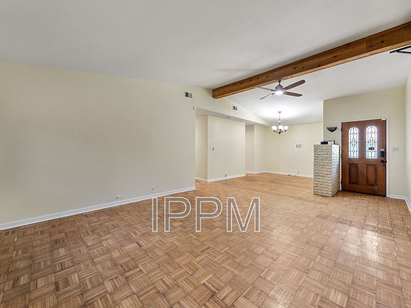 5th image of 914 E Carrol St