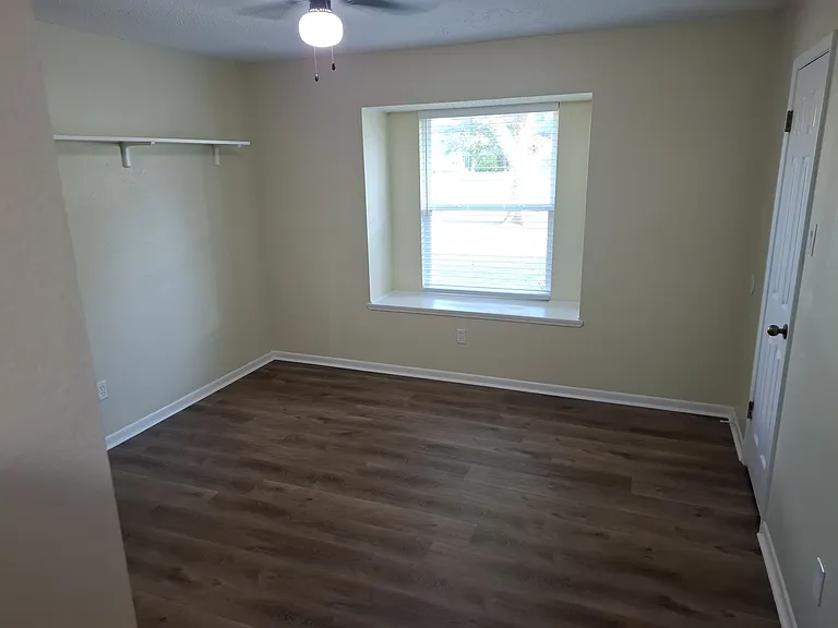 728 Seminole Trl — Photo 9