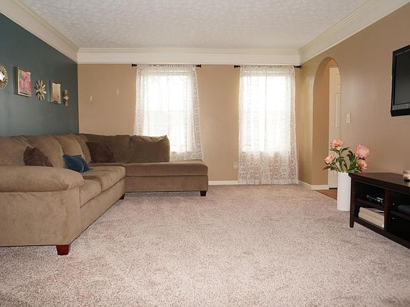 3rd image of 378 Farthing Dr
