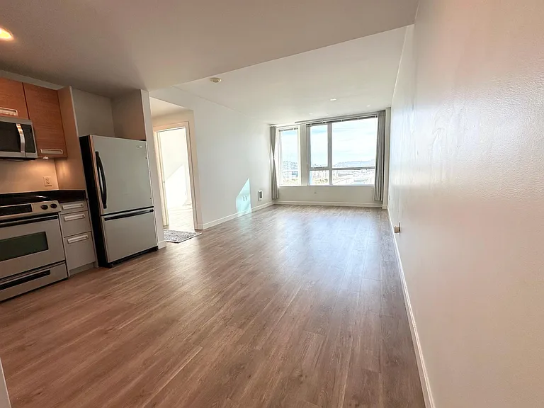 300 Berry St #806 — Photo 11