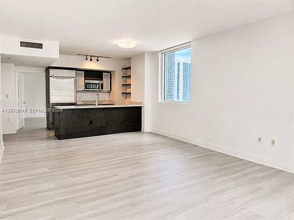 4th image of 55 SE 6th St #Cu-1510