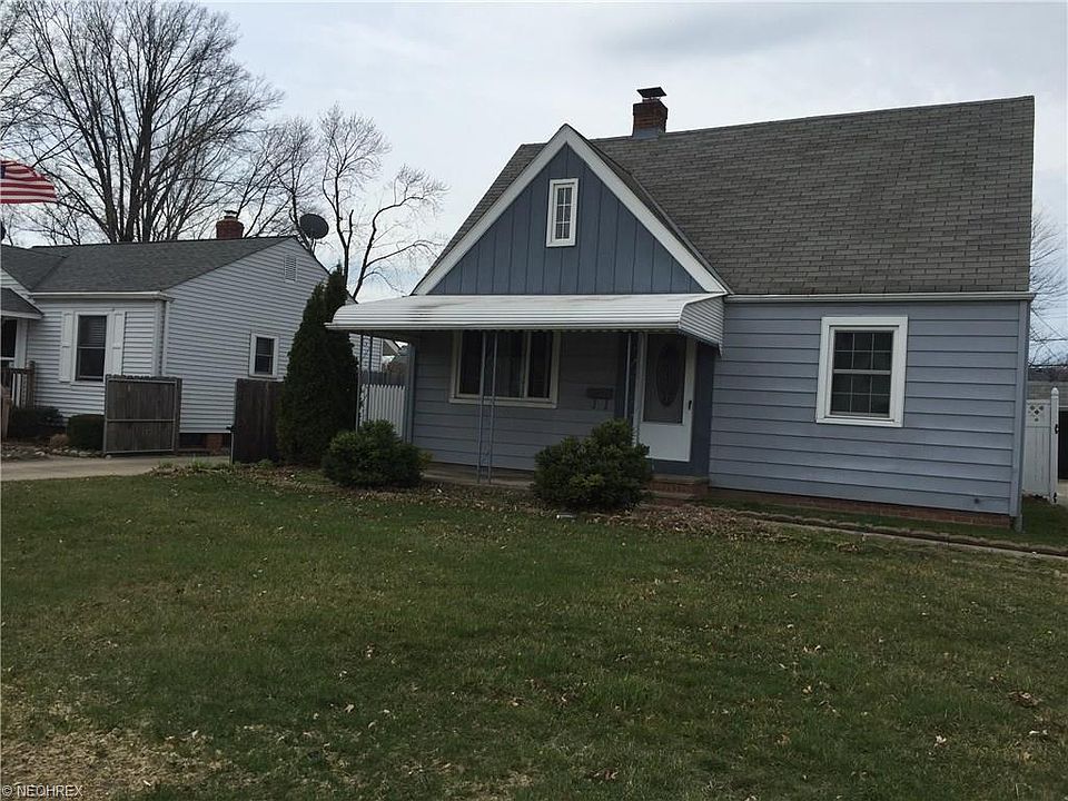 1st image of 820 E 260th St