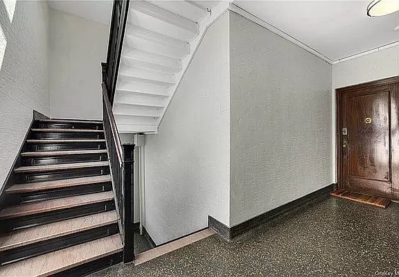 3rd image of 525 W 238th St APT 4A