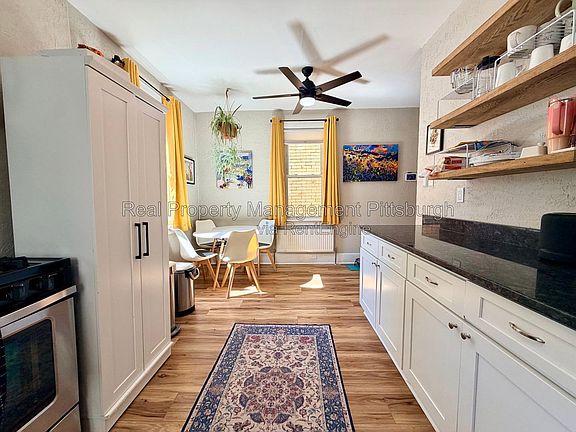 4th image of 348 Albert St