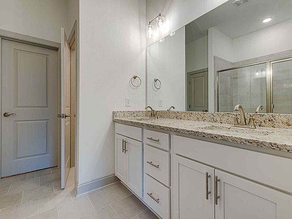 5th image of 3037 Wiltshire Park Pl
