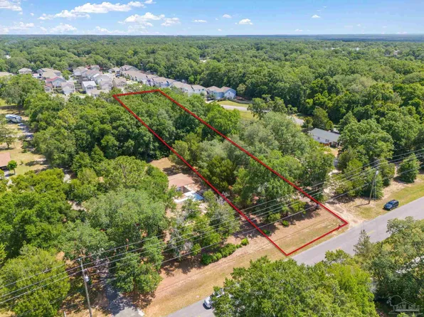 154 W Magnolia St, Milton, FL 32570