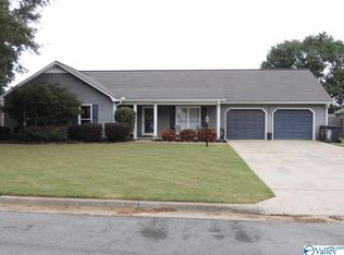 2208 Victoria Dr SW, Decatur, AL 35603