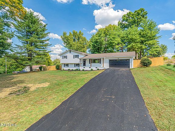 2nd image of 990 Ponder Rd