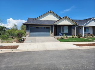 712 E Wilson St, Carlton, OR 97111