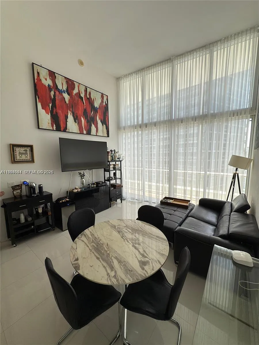 Building Photo - 475 Brickell Ave #2813