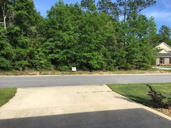 5624 Heatherton Rd, Milton, FL 32570