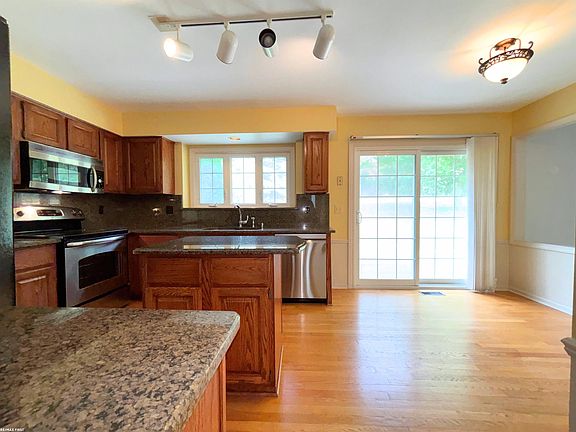 4th image of 2356 Pleasant View Dr