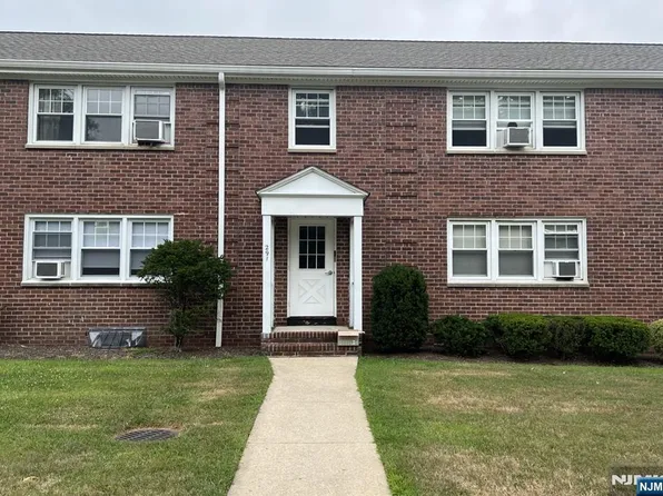 291 Bogert Rd APT 1B, River Edge, NJ 07661