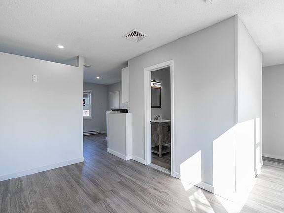 5th image of 452 East St #2