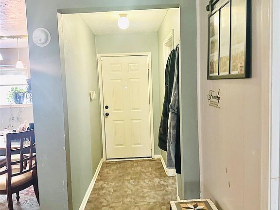 3rd image of 705 Phyllis Ct