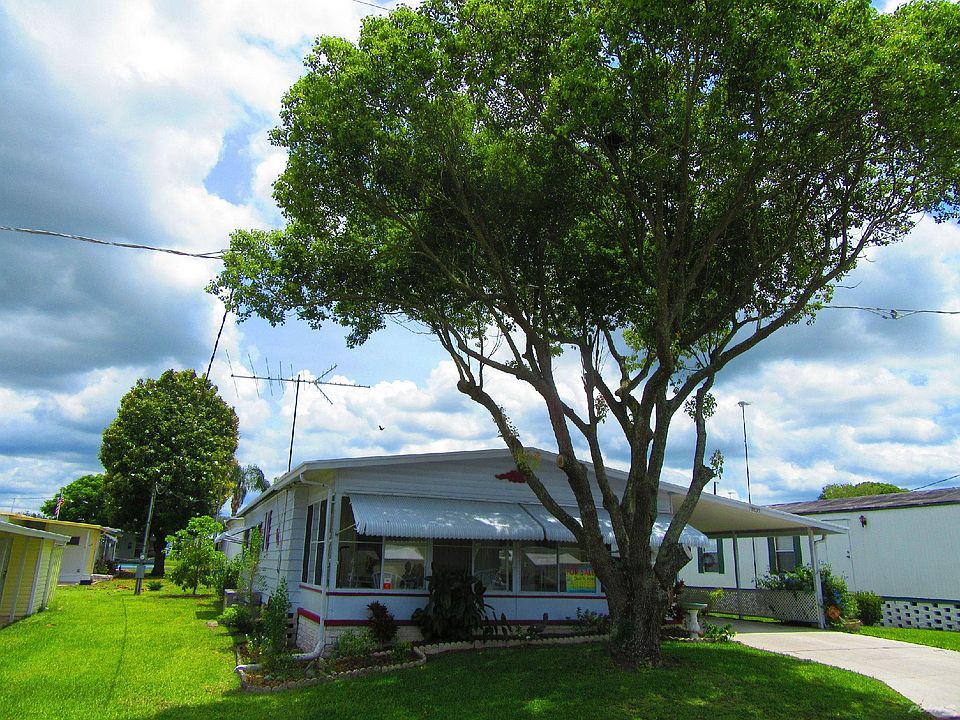 11130 Parakeet Dr. in Dade City Fl.