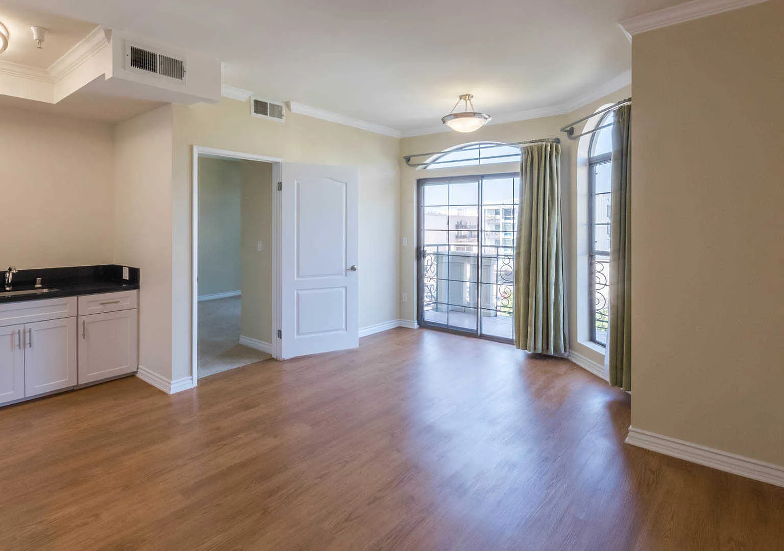 425 Broadway — Photo 1