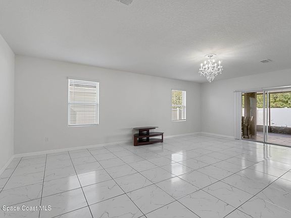 5th image of 620 Sorrento Dr