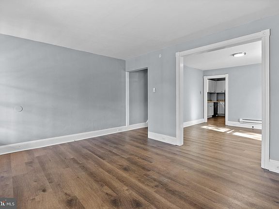 5th image of 19 S Park Ave