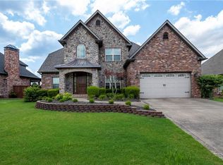 1111 NE Thorn Hill Rd, Bentonville, AR 72712