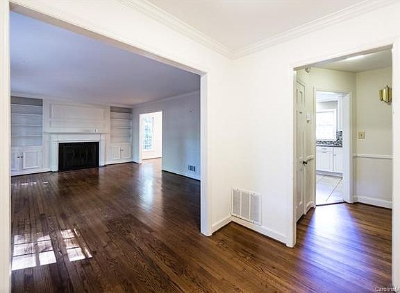 4th image of 1112 River Oaks Ln