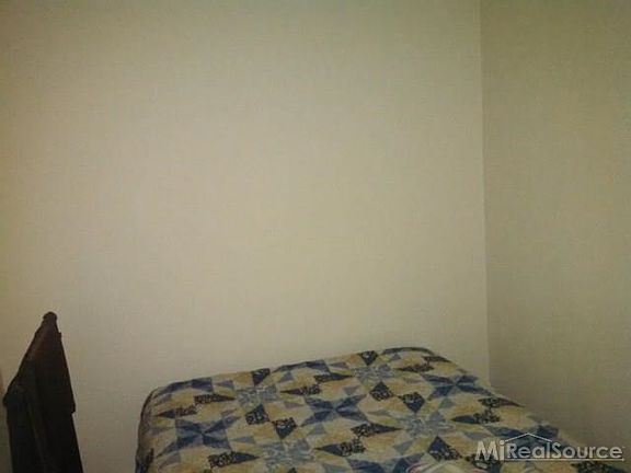 5th image of 1119 Griswold St