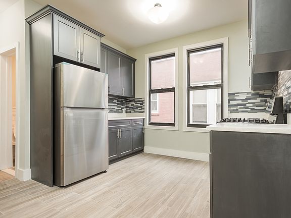 4th image of 31-38 34th St #2N