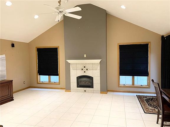 5th image of 1127 Acorn Dr