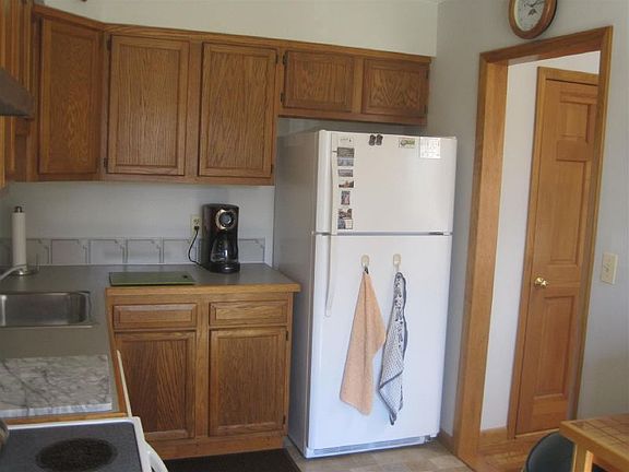 3rd image of 7 Berry Ct