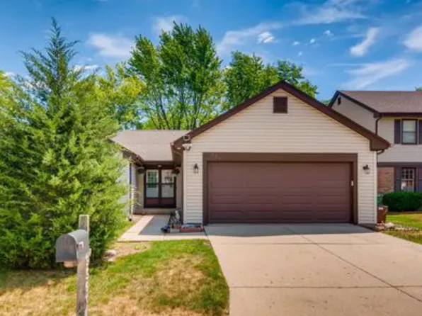 956 Cooper Ct, Buffalo Grove, IL 60089