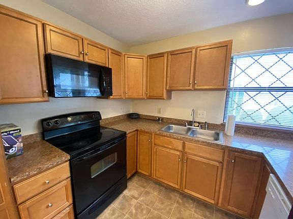 5th image of 200 Rollins Dr APT 46